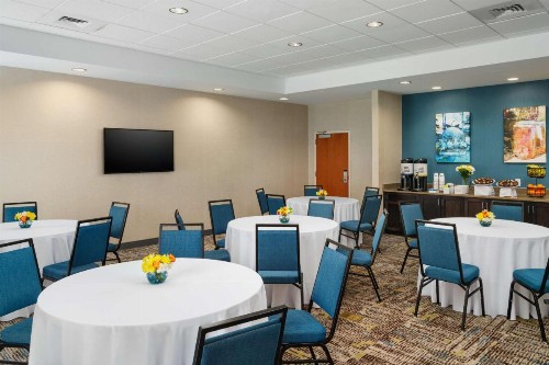 Hampton Inn Plant City - image 2