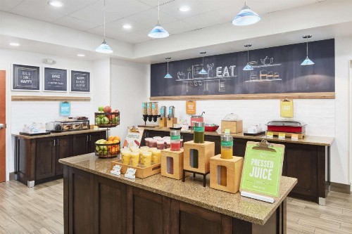 Hampton Inn Plant City - image 32