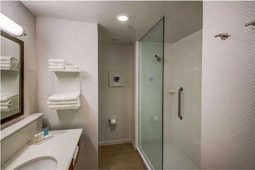 Hampton Inn Plant City - image 5