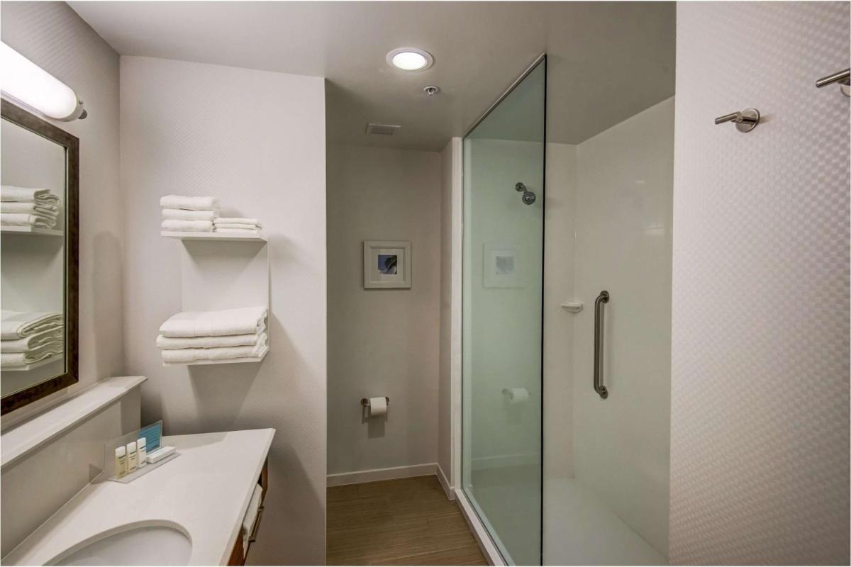 Hampton Inn Plant City - image 5