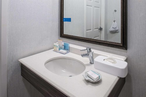 Hampton Inn Fort Lauderdale Plantation - image 23