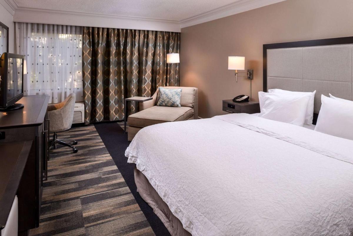 Hampton Inn Fort Lauderdale Plantation - image 7