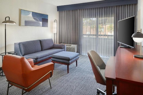 Courtyard by Marriott Fort Lauderdale Plantation - image 10