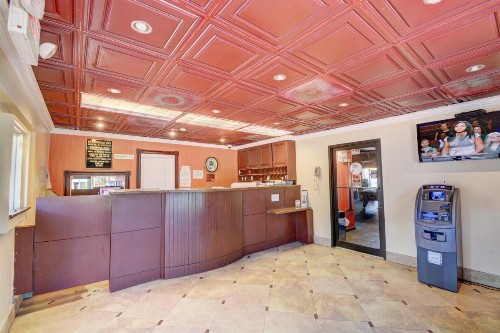 Plantation Inn Hotel and Lounge - image 12
