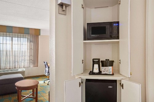 La Quinta by Wyndham Ft. Lauderdale Plantation - image 27