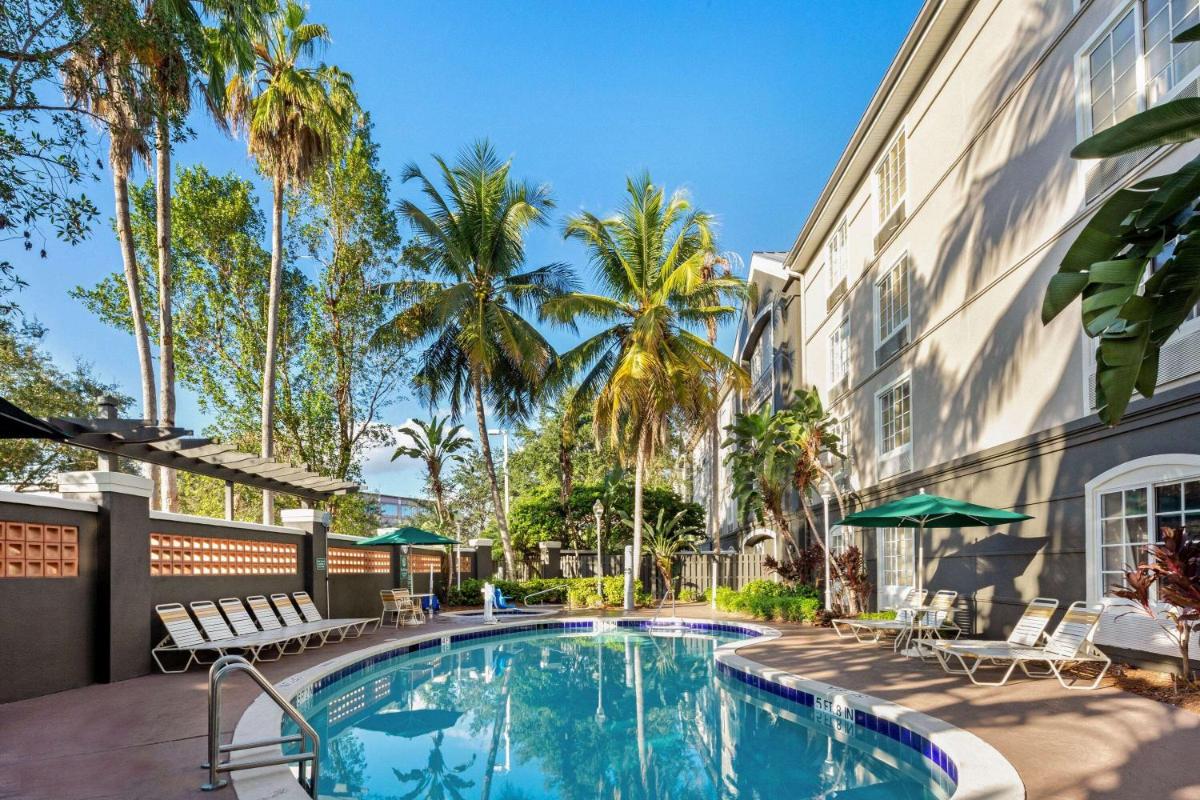 La Quinta by Wyndham Ft. Lauderdale Plantation - image 6