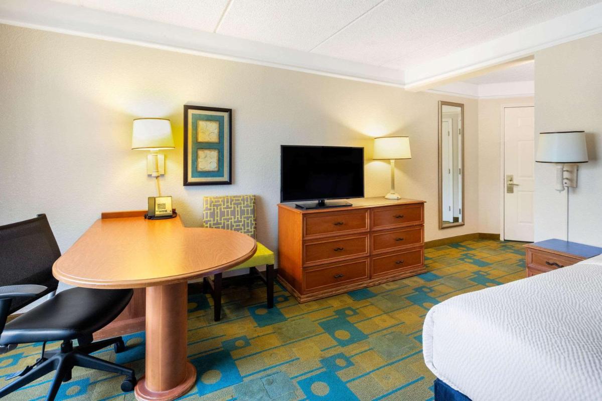 La Quinta by Wyndham Ft. Lauderdale Plantation - image 7