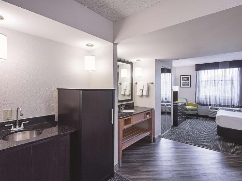 La Quinta by Wyndham Plantation at SW 6th St - image 17
