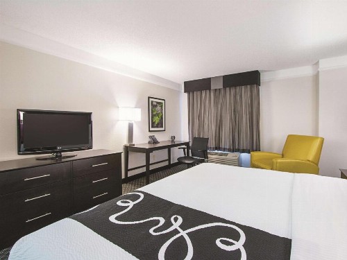 La Quinta by Wyndham Plantation at SW 6th St - image 33