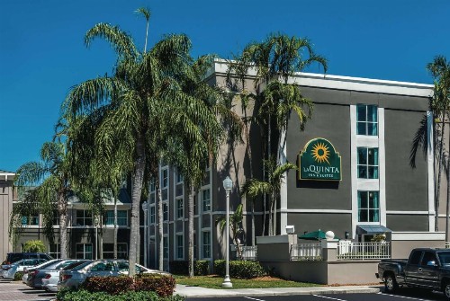 La Quinta by Wyndham Plantation at SW 6th St - image 9