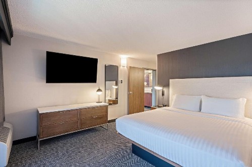 Sonesta Select Pleasant Hill - image 12