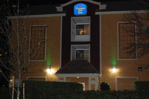 Pleasant Hill Inn - image 3