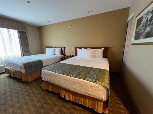 Pleasant Hill Inn - image 9