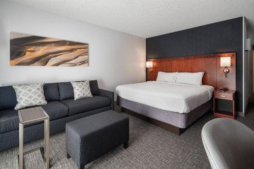 Courtyard by Marriott Pleasanton - image 17
