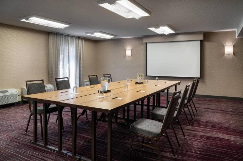 Courtyard by Marriott Pleasanton - image 23