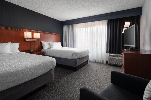 Courtyard by Marriott Pleasanton - image 4