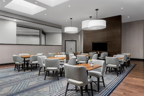Pleasanton Marriott - image 10