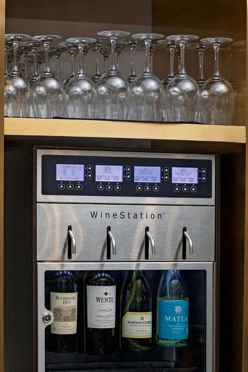 Pleasanton Marriott - image 4