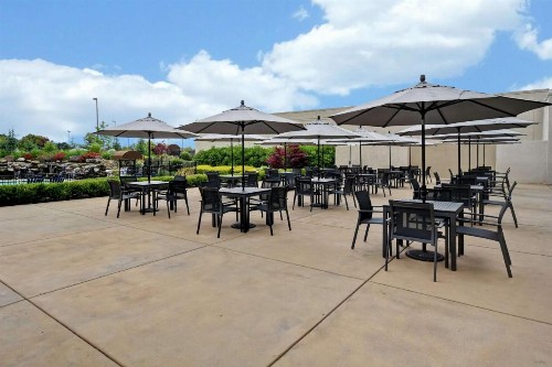 DoubleTree by Hilton Pleasanton at The Club - image 19