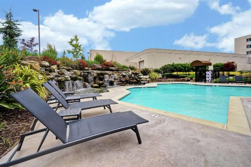 DoubleTree by Hilton Pleasanton at The Club - image 23