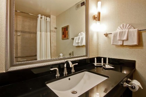 DoubleTree by Hilton Pleasanton at The Club - image 39