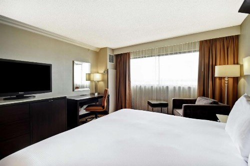 DoubleTree by Hilton Pleasanton at The Club - image 43