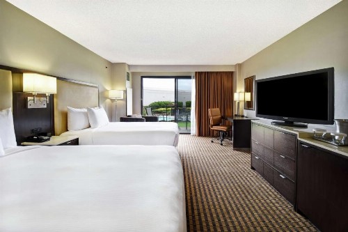 DoubleTree by Hilton Pleasanton at The Club - image 45
