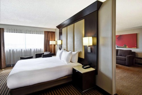 DoubleTree by Hilton Pleasanton at The Club - image 48