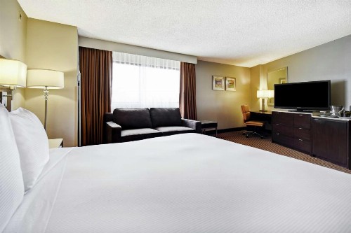 DoubleTree by Hilton Pleasanton at The Club - image 50