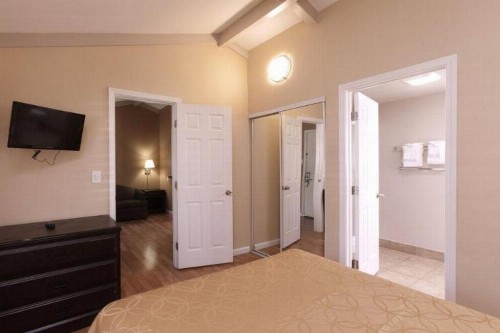 Tri-Valley Inn & Suites - image 14