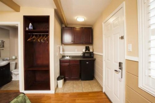 Tri-Valley Inn & Suites - image 26