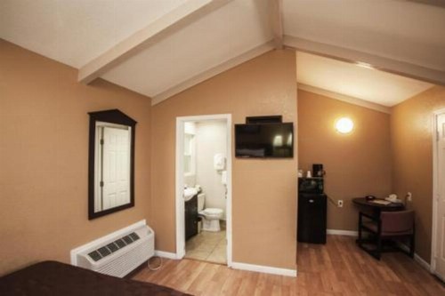 Tri-Valley Inn & Suites - image 27