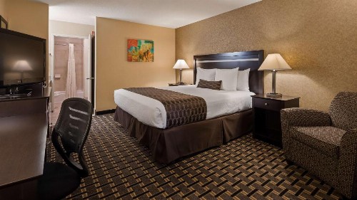 Best Western Plus Pleasanton Inn - image 3