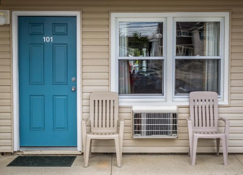 Surfside Motel - image 19