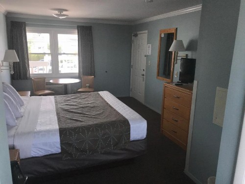 Surfside Motel - image 9