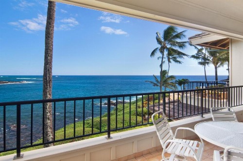 Whalers Cove in Poipu - image 44