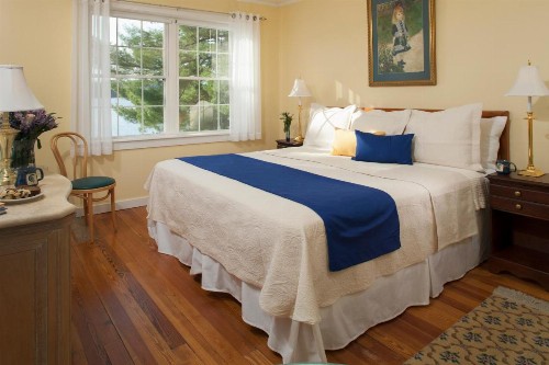 Wolf Cove Inn - image 12