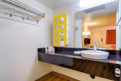 Motel 6-Pomona CA - Los Angeles - image 21