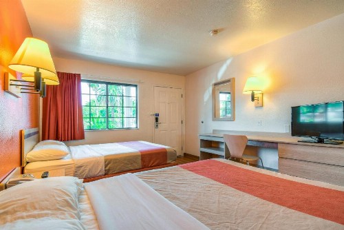 Motel 6-Pomona CA - Los Angeles - image 24