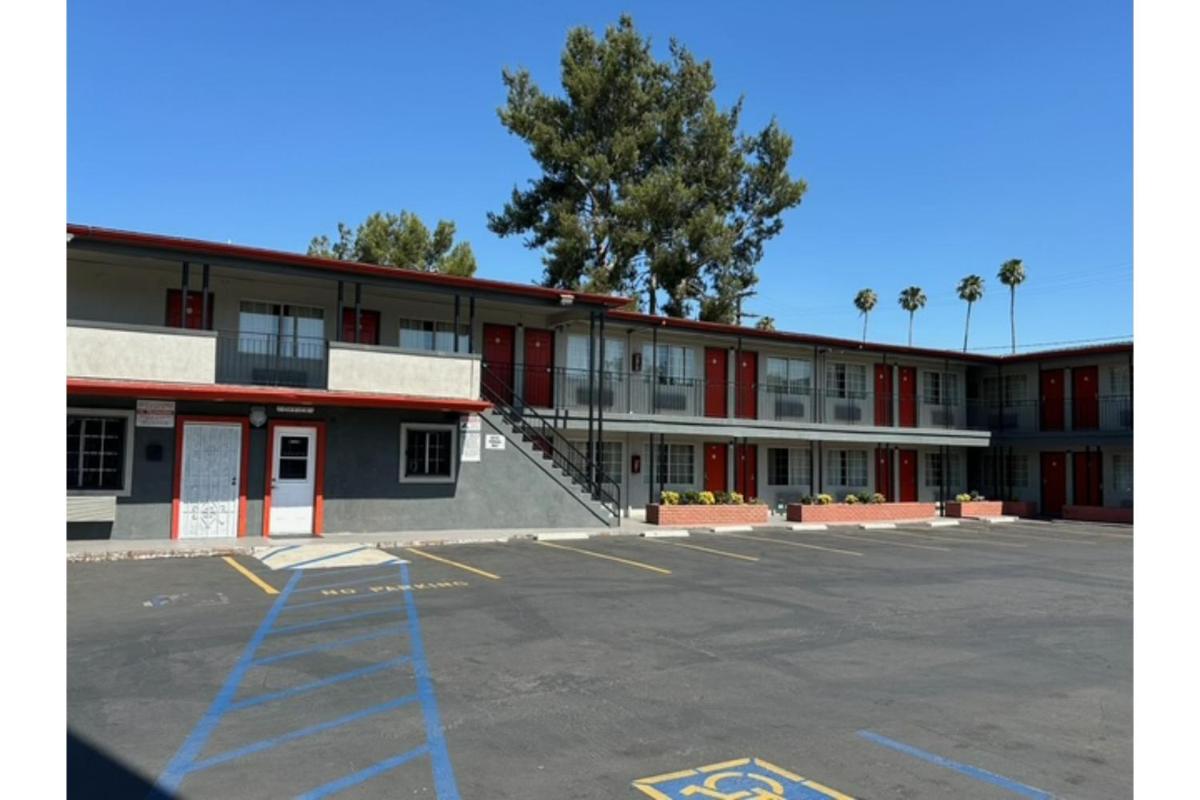 Pomona Lodge Motel - main image