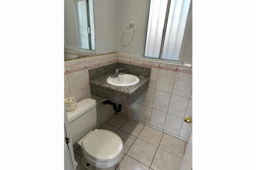 Pomona Lodge Motel - image 16