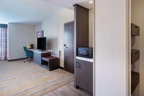 Hilton Garden Inn Pomona CA - image 36