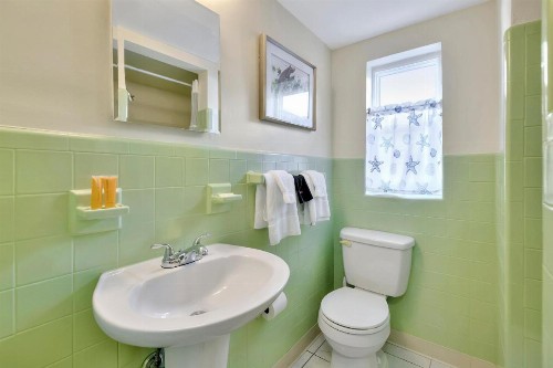 Seahorse Guesthouse - image 4
