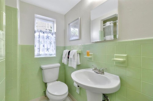 Seahorse Guesthouse - image 50