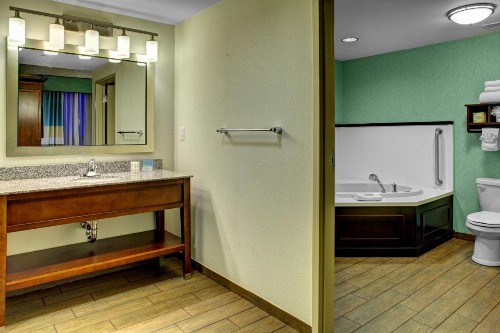Hampton Inn and Suites Coconut Creek - image 23
