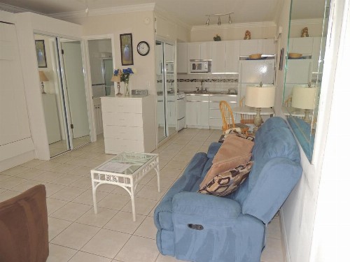 Aqua Mar Condos - image 16