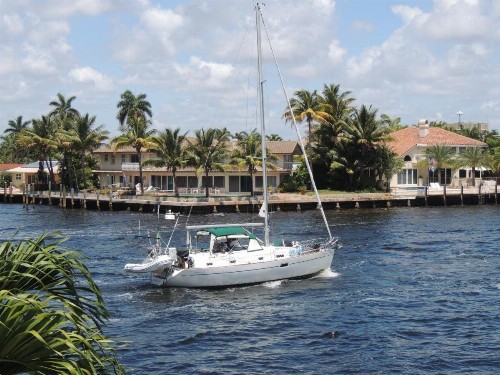 Aqua Mar Condos - image 6