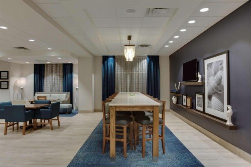 Hampton Inn Fort Lauderdale Pompano Beach - image 10
