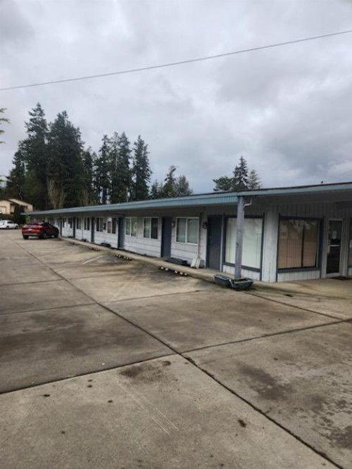 Fairmount Motel - image 14