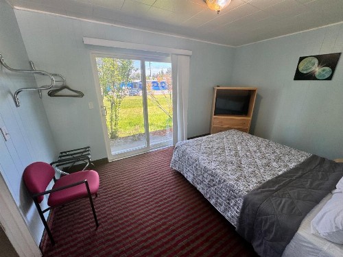 Fairmount Motel - image 4